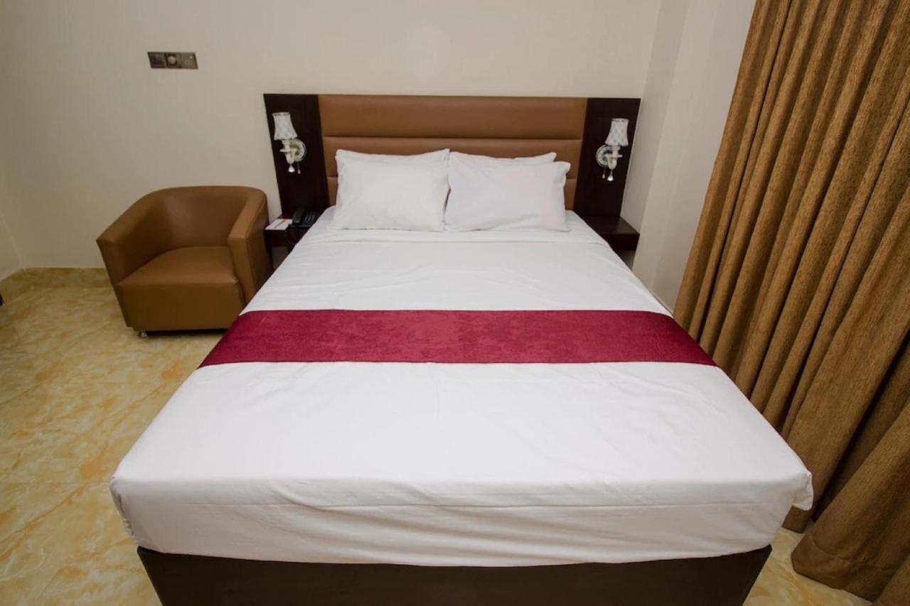Hotel Gulshan Lake View Dhaka Exterior foto